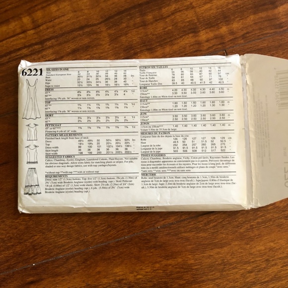 4 Dress Sewing Patterns Young Woman - Picture 6 of 13